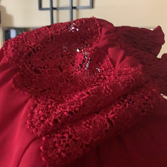 Beautiful rich red blouse - Picture 2 of 4